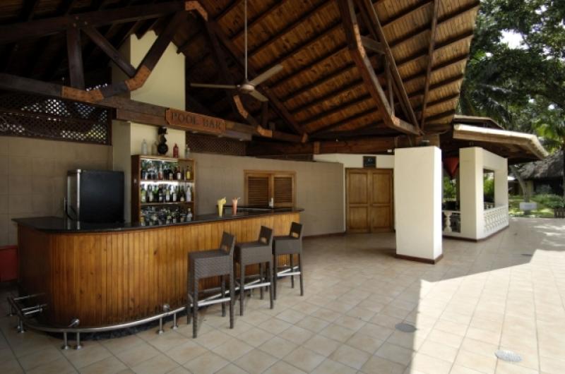 Seychelle-szigetek utazás Hotel Beryaja Beau Vallon Bay Resort & Casino