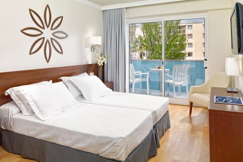 Costa Dorada Salou utazás Hotel H10 Delfin