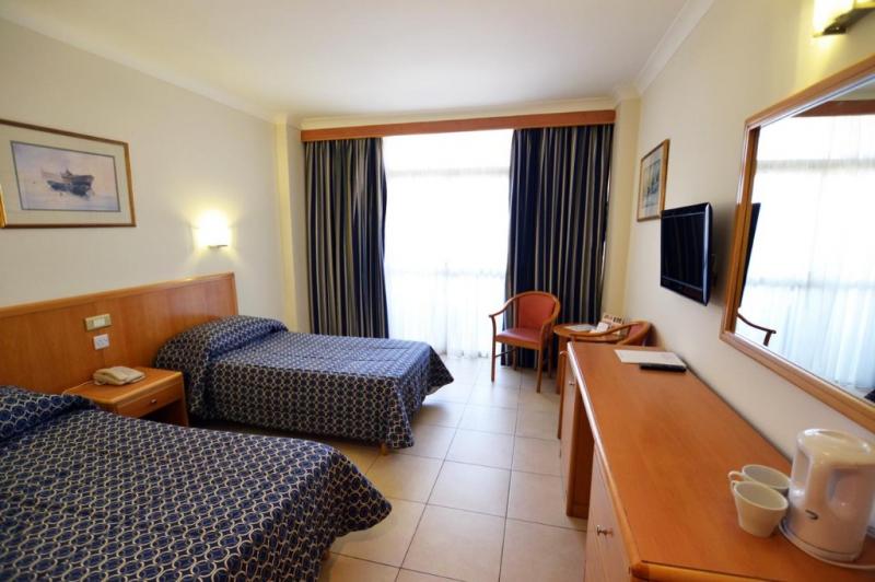 Málta Qawra utazás Hotel Qawra Palace