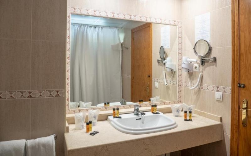 Costa Del Sol Torremolinos utazás Parasol Garden Hotel