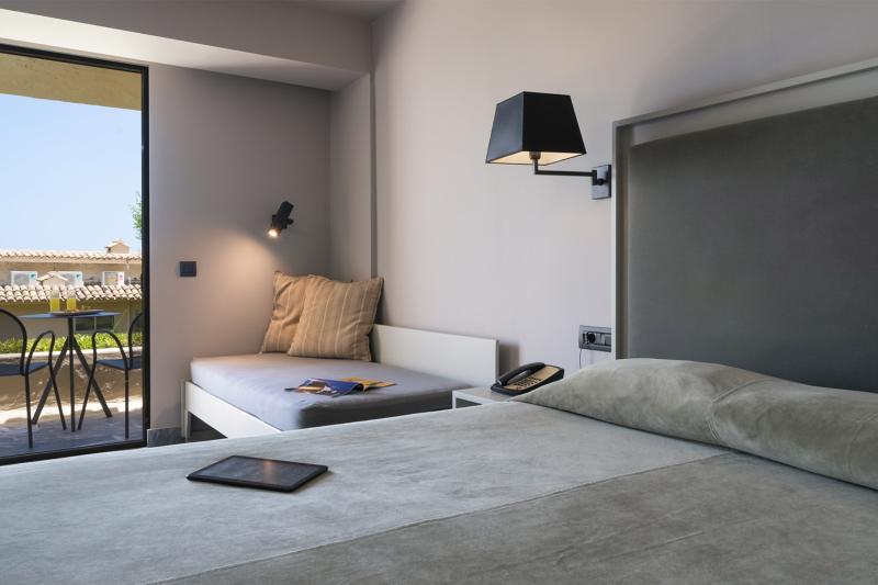 Korfu Perama utazás Hotel Aeolos Beach Resort