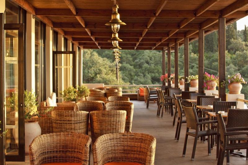 Korfu Perama utazás Hotel Aeolos Beach Resort