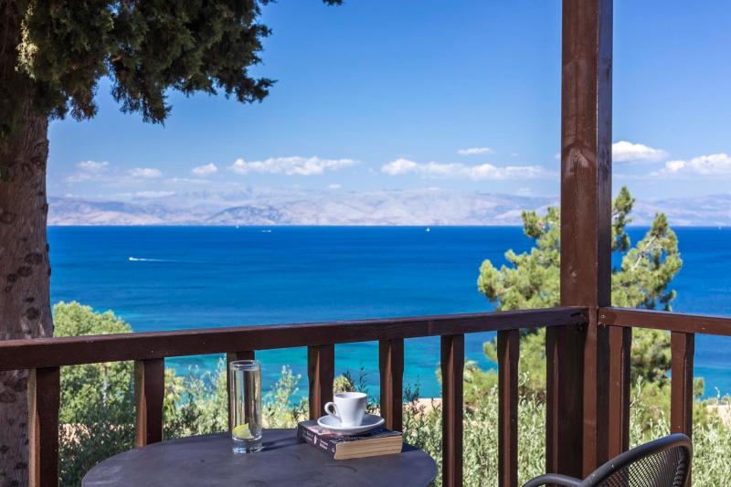 Korfu Perama utazás Hotel Aeolos Beach Resort