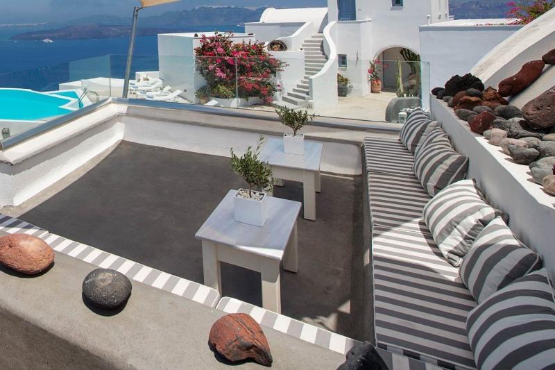 Szantorini utazás Apanemo Hotel