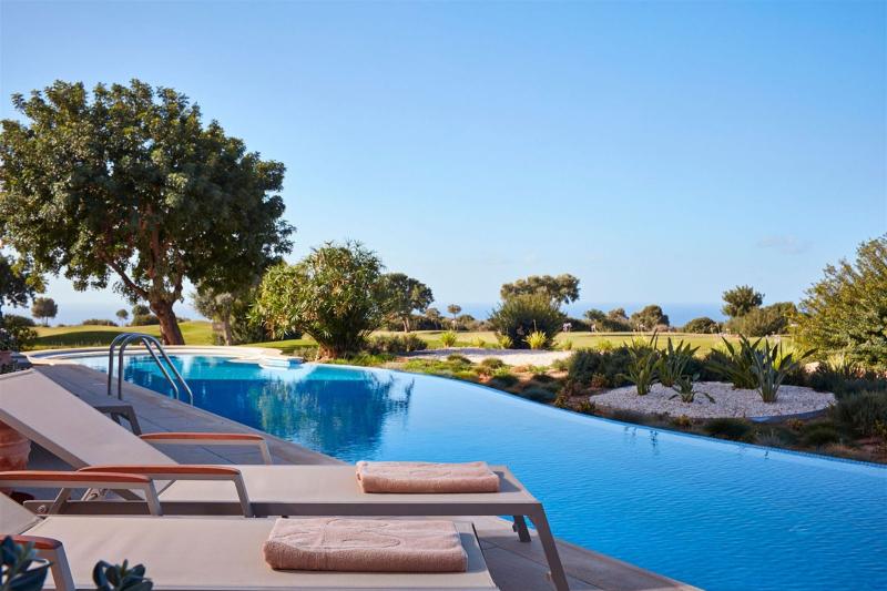 Dél-Ciprus utazás Atlantica Aphrodite Hills Hotel