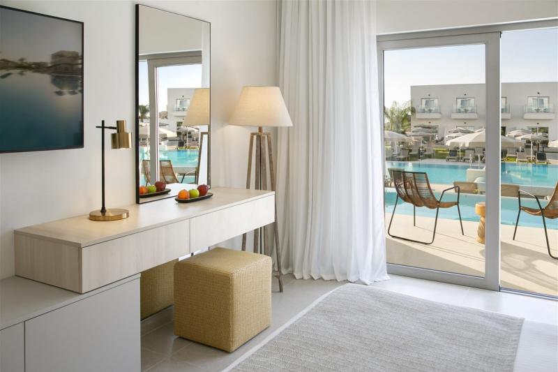 Dél-Ciprus utazás Atlantica Aqua Blue Hotel