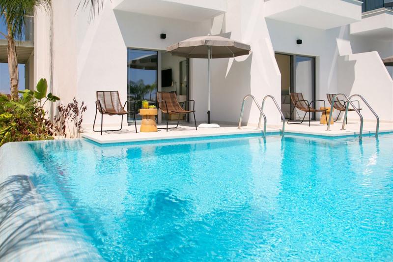 Dél-Ciprus utazás Atlantica Aqua Blue Hotel