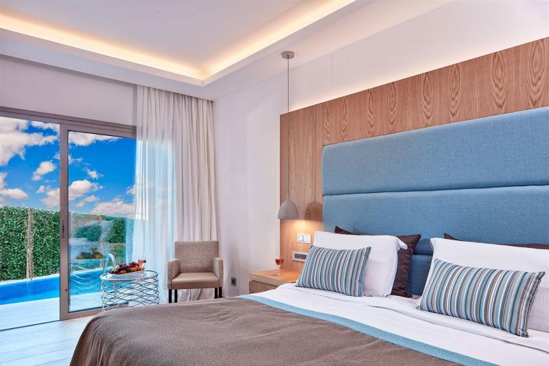 Dél-Ciprus utazás Atlantica Golden Beach