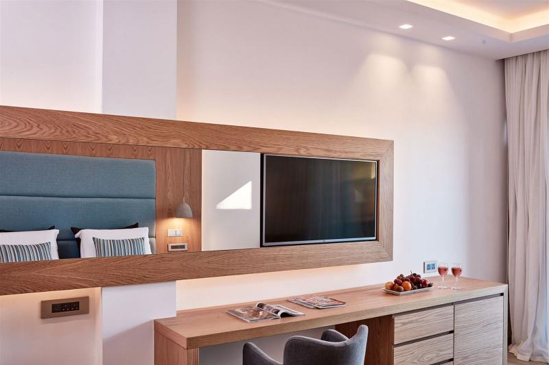 Dél-Ciprus utazás Atlantica Golden Beach