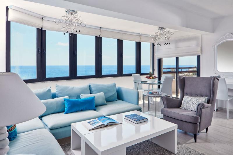 Dél-Ciprus utazás Atlantica Golden Beach