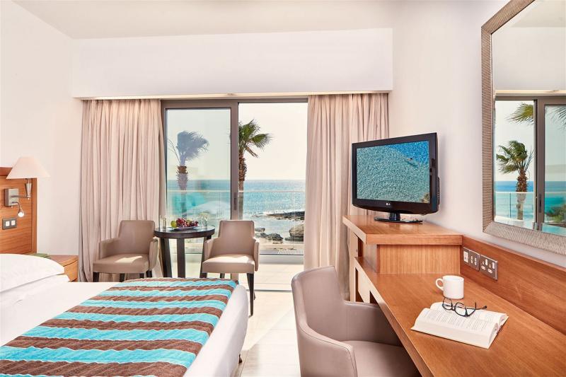 Dél-Ciprus utazás Atlantica Golden Beach