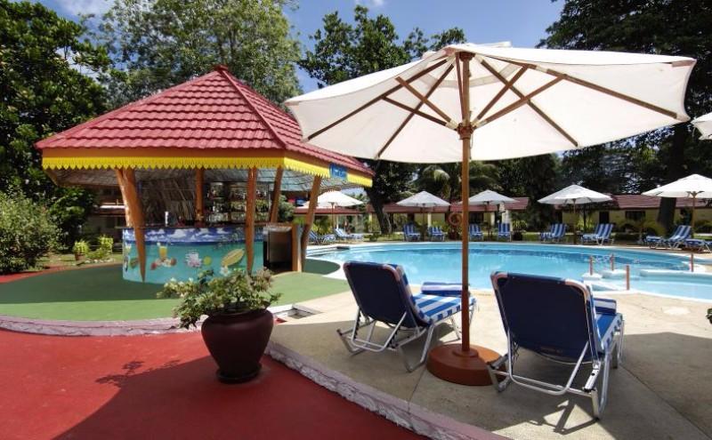 Seychelle-szigetek utazás Berjaya Praslin Resort