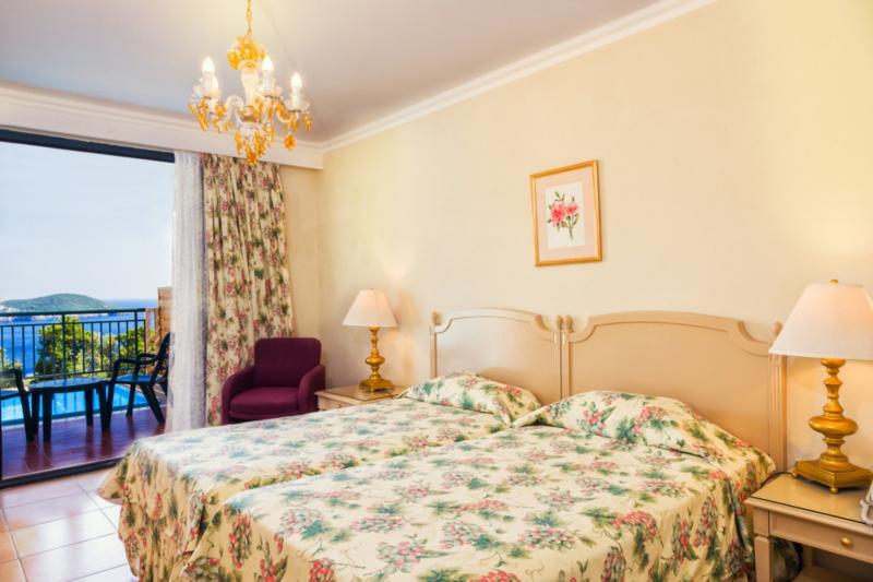 Korfu Paleokastrista utazás Hotel Paleo Artnouveau