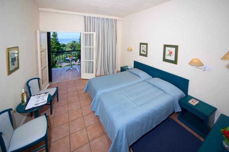 Korfu Moriatika utazás Delfinia Hotel