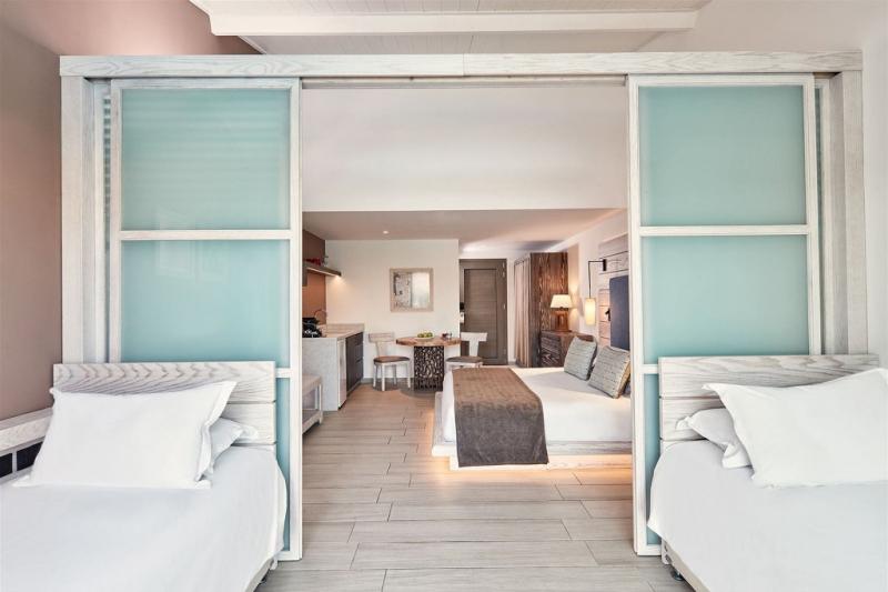 Dél-Ciprus Ayia Napa utazás Hotel Atlantica Mare Village