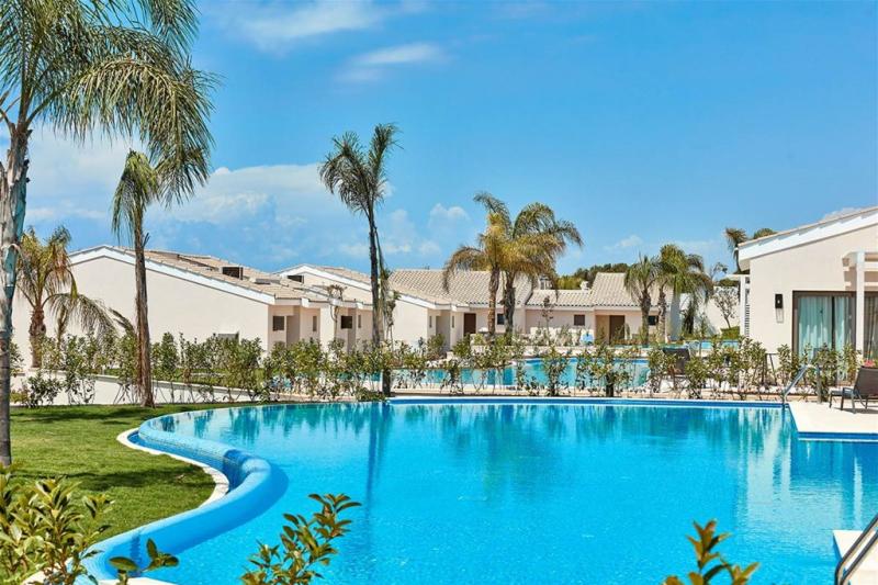 Dél-Ciprus Ayia Napa utazás Hotel Atlantica Mare Village