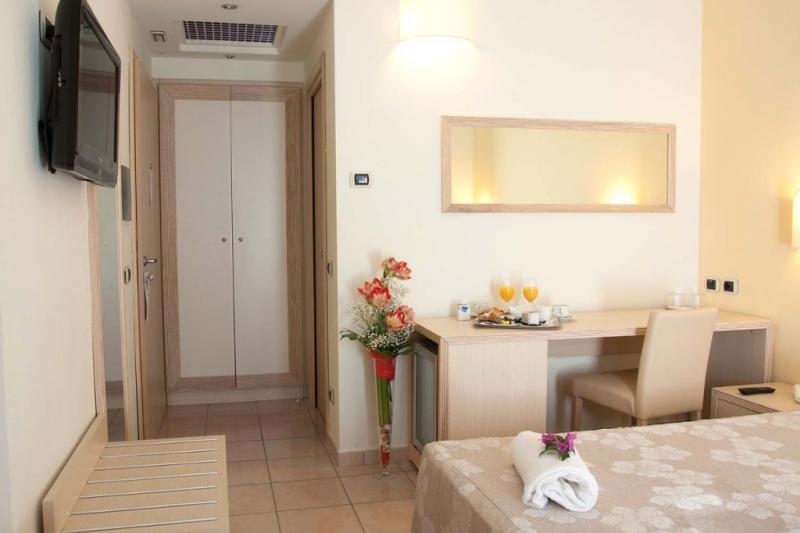 Szardínia Alghero utazás Hotel Corte Rosada