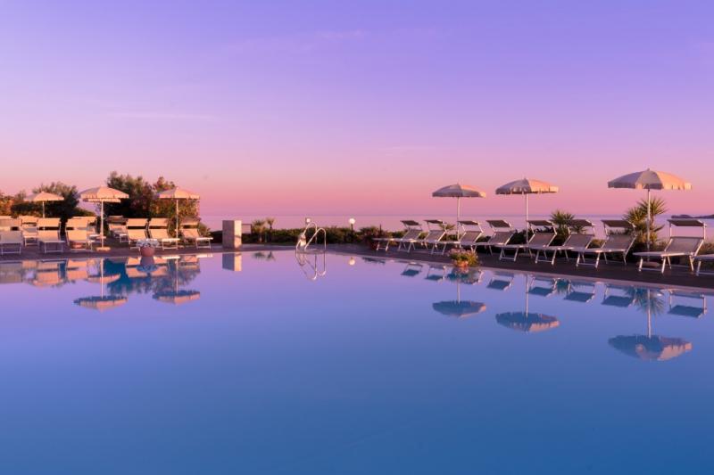 Szardínia Alghero utazás Hotel Dei Pini