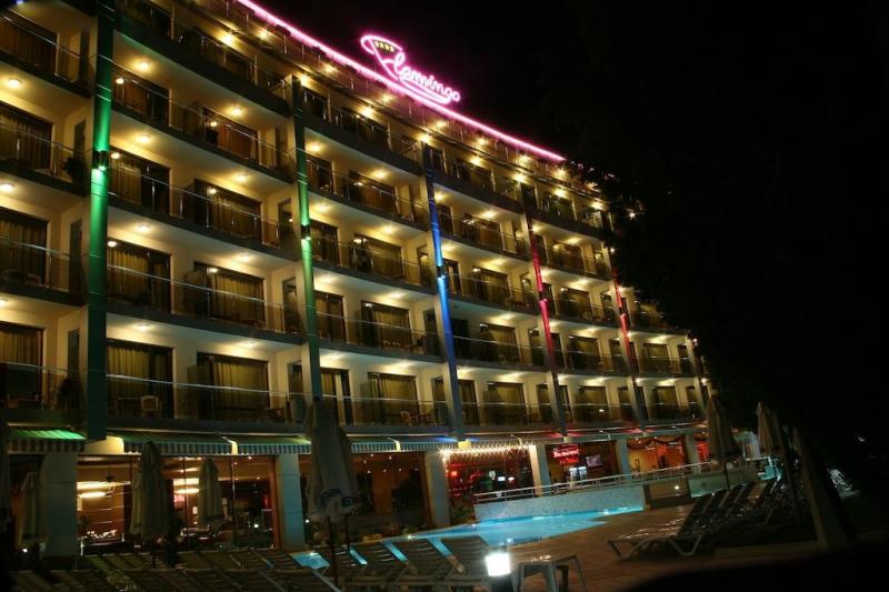 Napospart utazás Hotel Flamingo