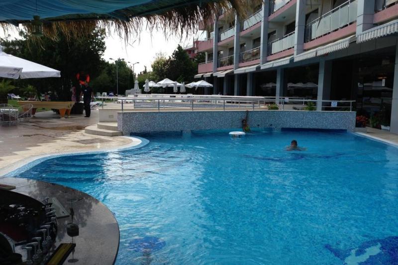 Napospart utazás Hotel Flamingo