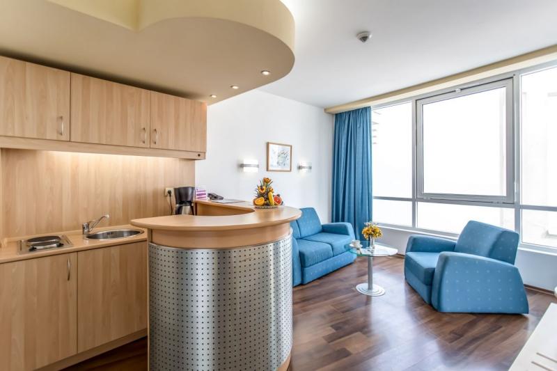 Napospart utazás Hotel Grand Victoria