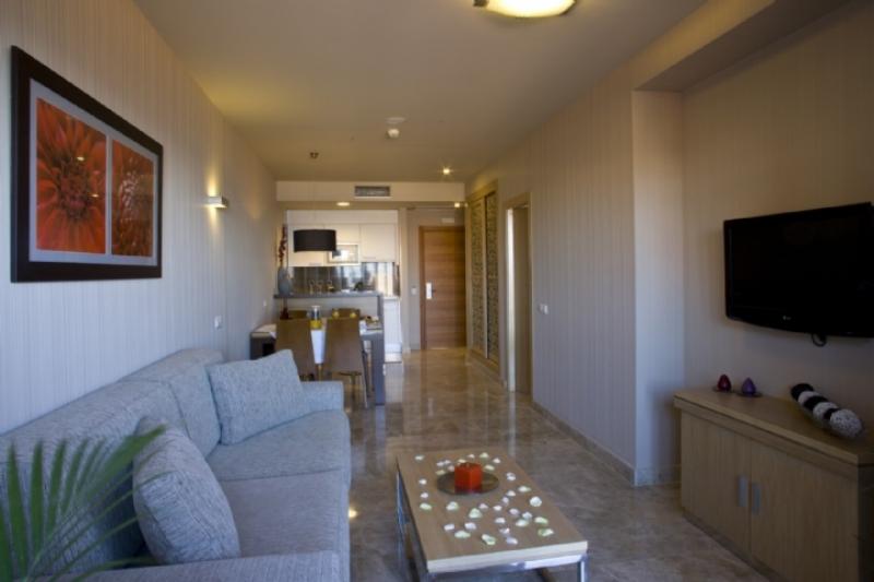 Costa Del Sol Benalmadena utazás Hotel Holiday Polynesia