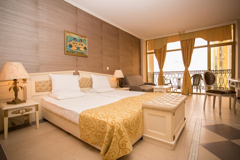 Napospart utazás Hotel Imperial Palace