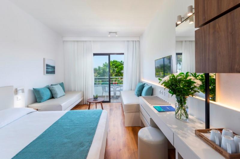 Dél-Ciprus Paphos utazás Hotel Louis Phaethon Beach