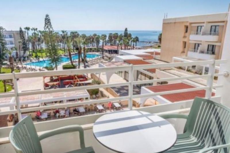 Dél-Ciprus Paphos utazás Hotel Louis Phaethon Beach