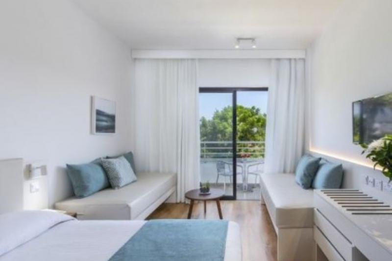 Dél-Ciprus Paphos utazás Hotel Louis Phaethon Beach