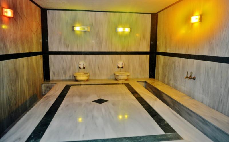 Napospart utazás Hotel Marvel