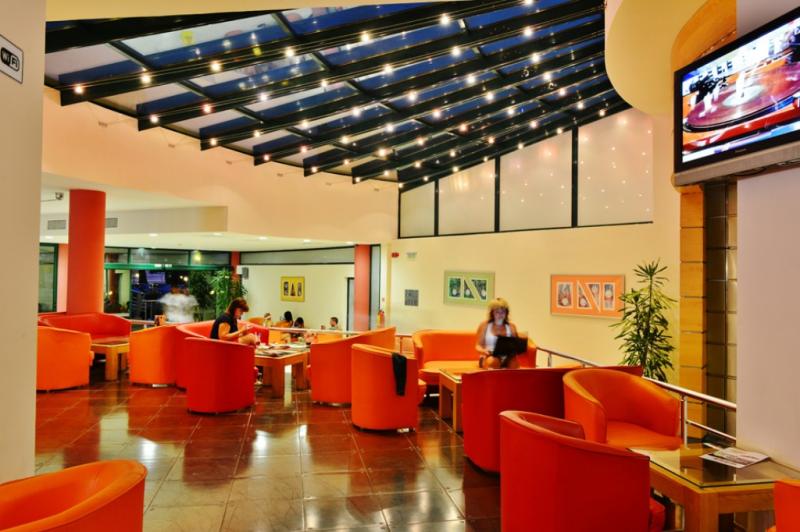 Napospart utazás Hotel Marvel