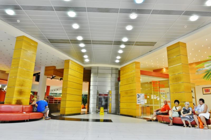 Napospart utazás Hotel Marvel