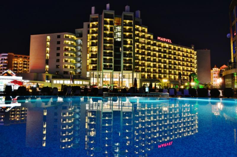 Napospart utazás Hotel Marvel