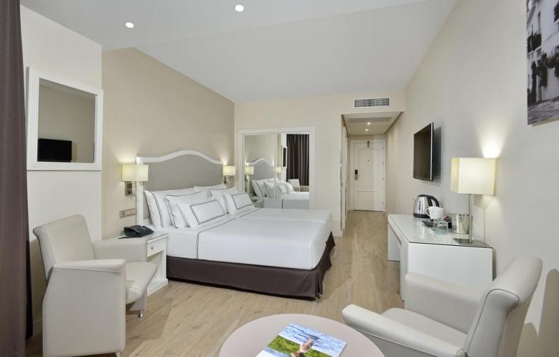 Costa Del Sol Torremolinos utazás Hotel Melia