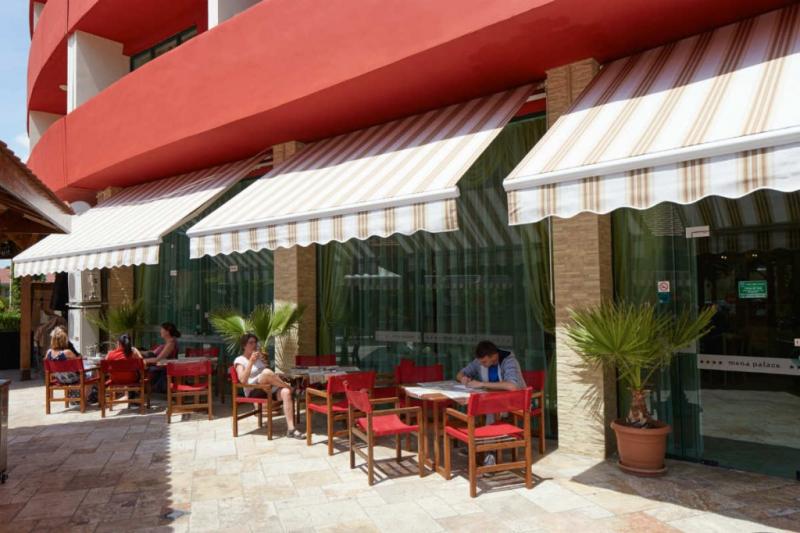 Napospart utazás Hotel Mena Palace