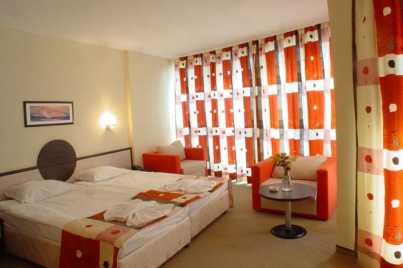 Napospart utazás Hotel Meridian