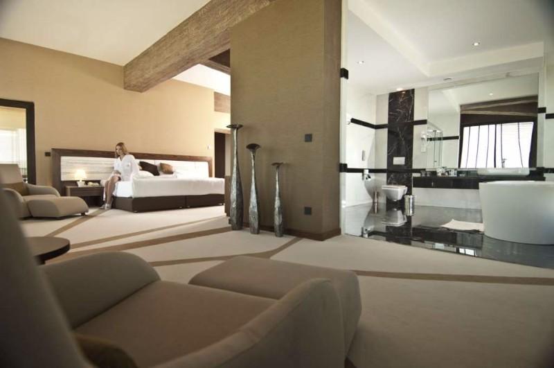 Ciprus utazás Hotel Noah’s Ark