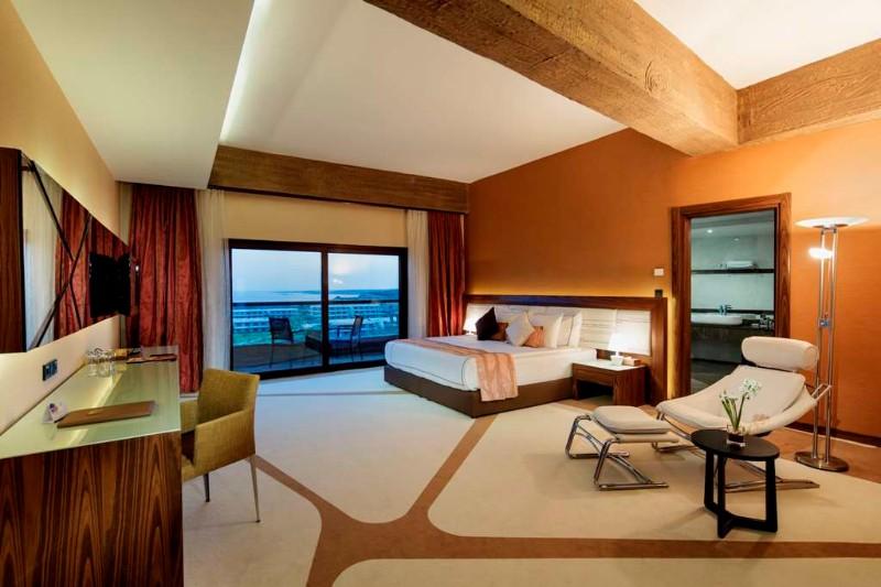 Ciprus utazás Hotel Noah’s Ark