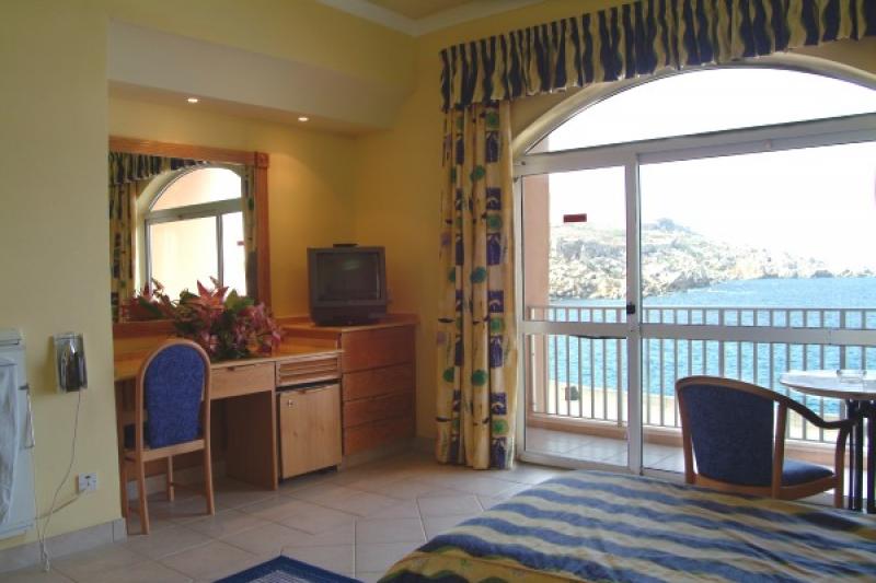 Málta Mellieha utazás Hotel Paradise Bay