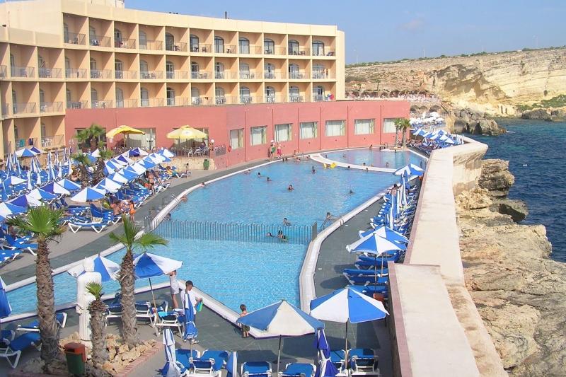 Málta Mellieha utazás Hotel Paradise Bay