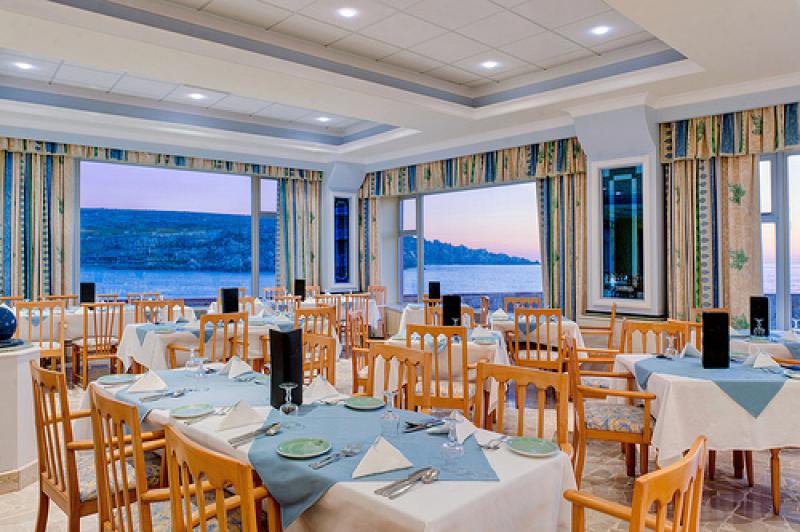 Málta Mellieha utazás Hotel Paradise Bay