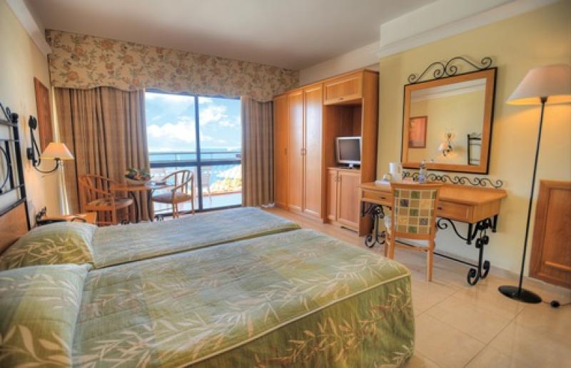 Málta utazás Hotel Ramla Bay