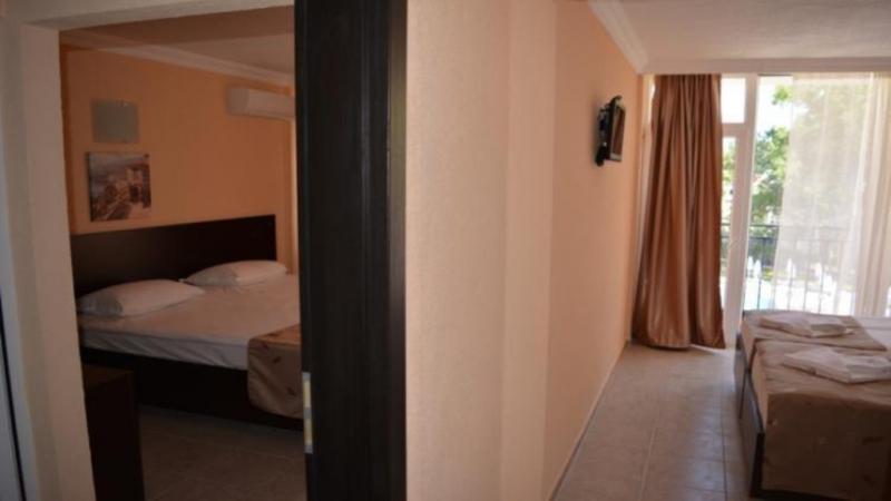 Napospart utazás Hotel Riva