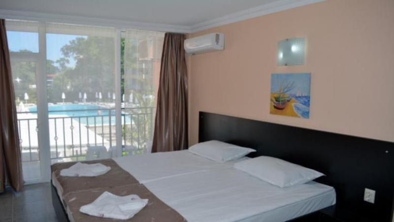 Napospart utazás Hotel Riva