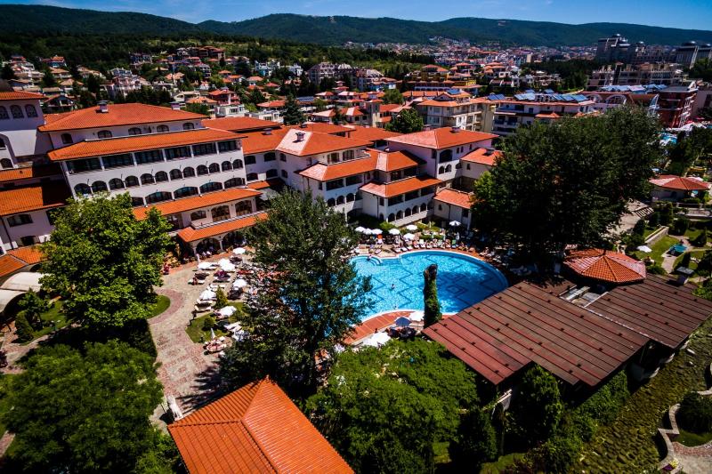 Napospart utazás Hotel Royal Palace Helena Park