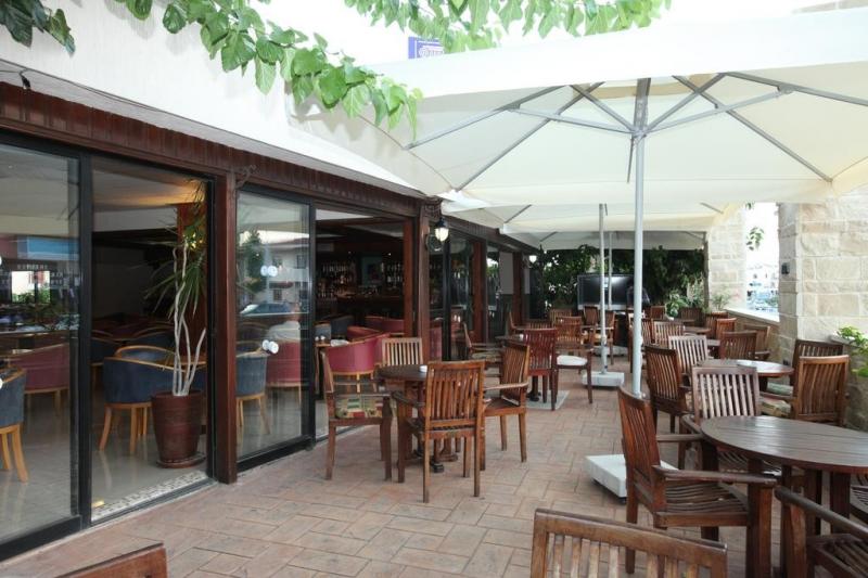 Dél-Ciprus Paphos utazás Hotel Veronica