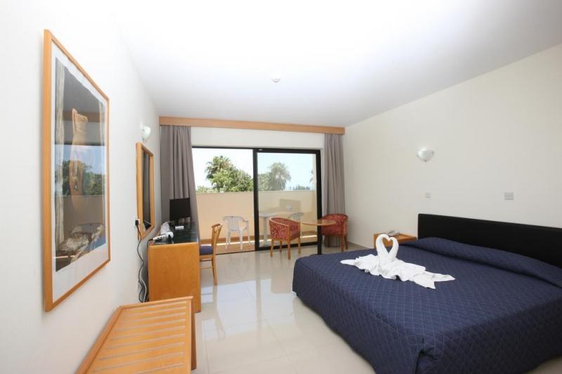 Dél-Ciprus Paphos utazás Hotel Veronica