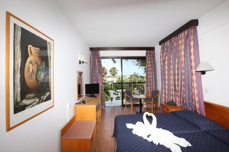 Dél-Ciprus Paphos utazás Hotel Veronica