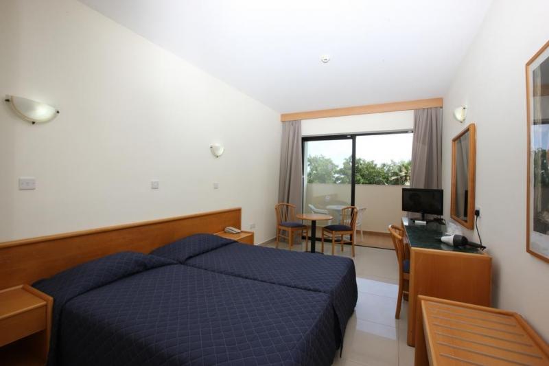 Dél-Ciprus Paphos utazás Hotel Veronica